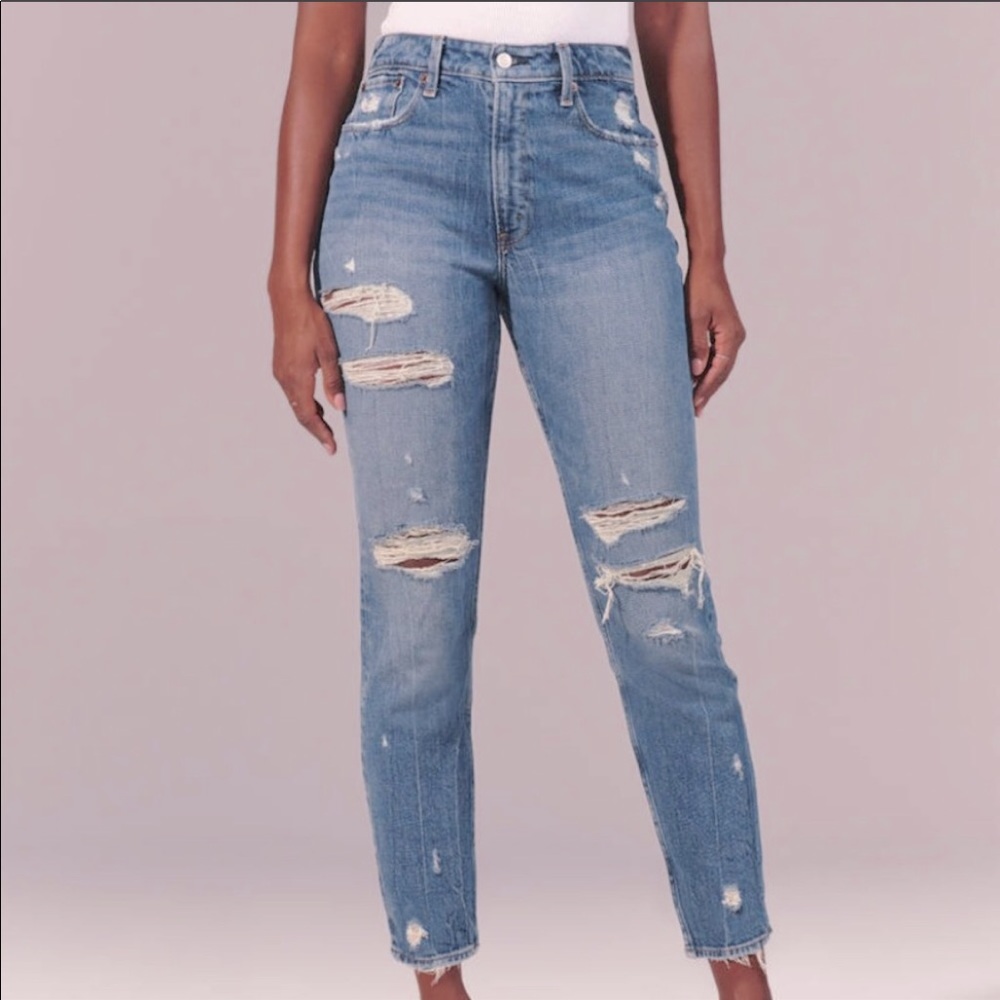 Abercrombie CURVE LOVE HIGH RISE MOM JEANS